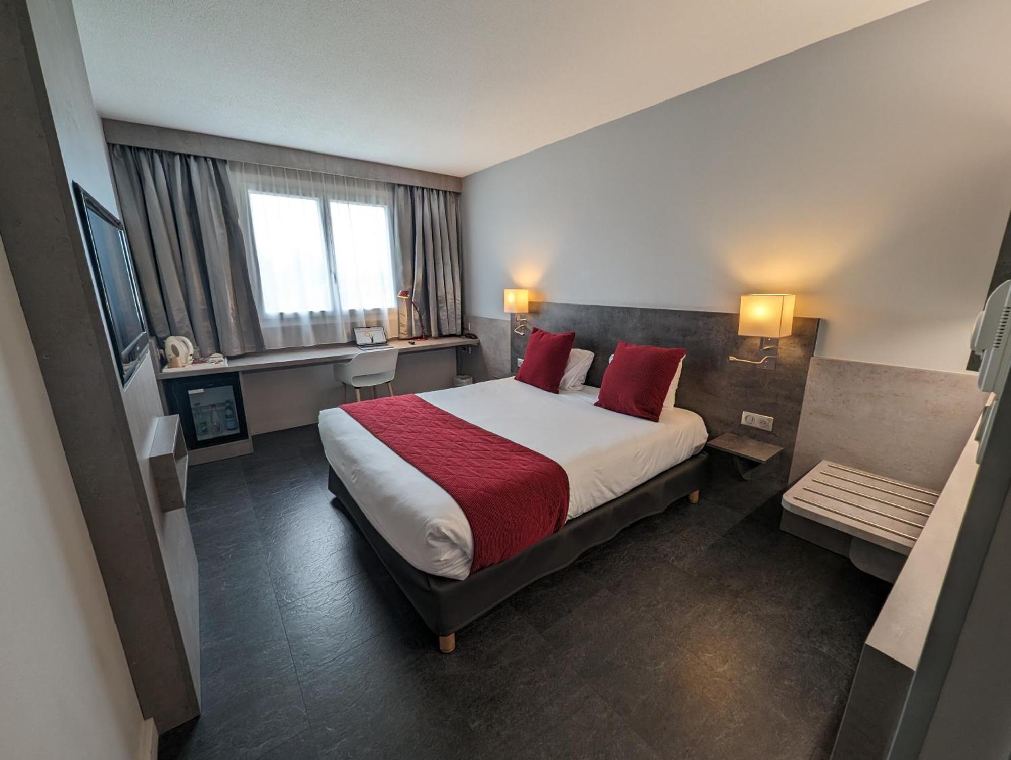 Hotel L'Hotan Порте-сюр-Гарон Экстерьер фото