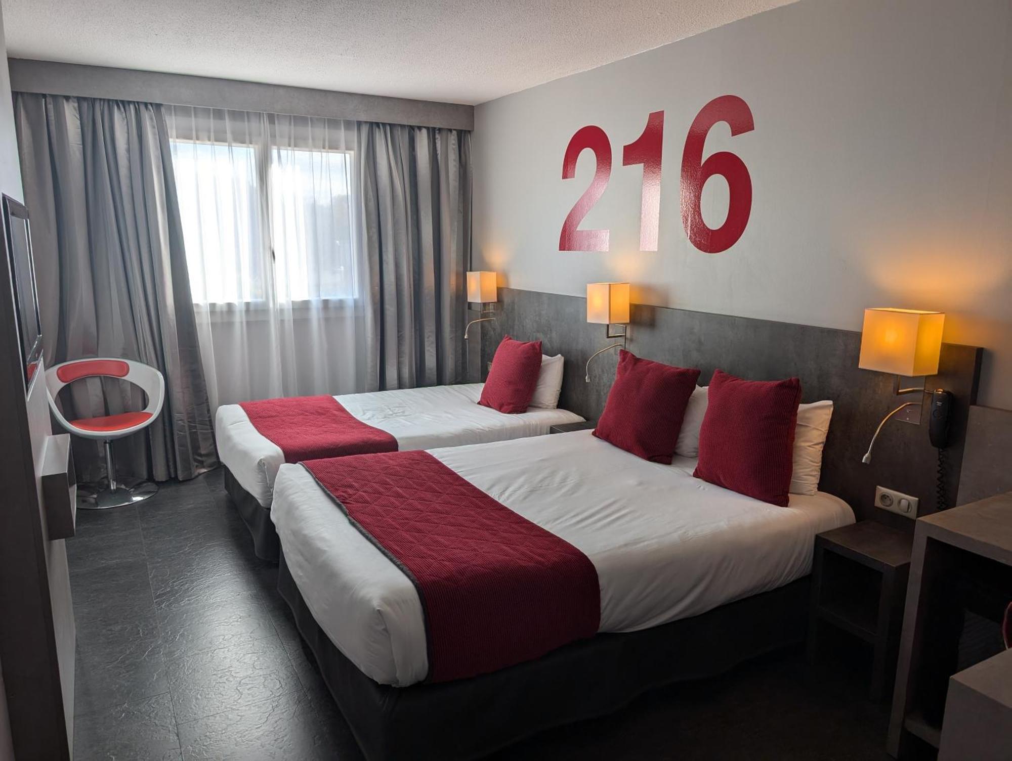 Hotel L'Hotan Порте-сюр-Гарон Экстерьер фото