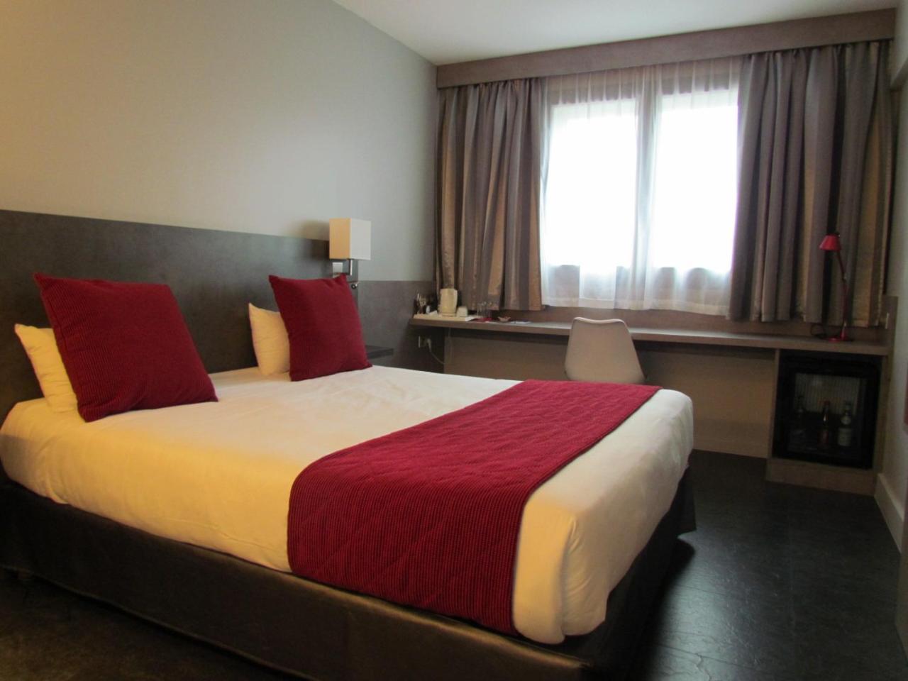 Hotel L'Hotan Порте-сюр-Гарон Экстерьер фото
